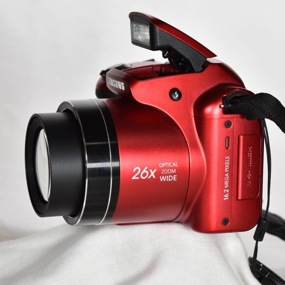 Samsung WB100 Digital Camera 16.2MP 26x Optical Zoom HD Video 32GB SD Card - Picture 3 of 12